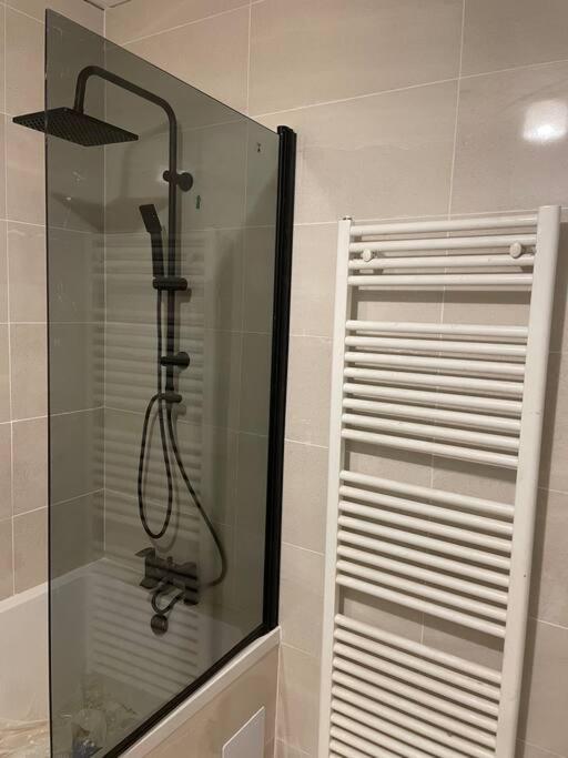 2 Bedroom Central London Apartment Modern And Stylish Exteriör bild