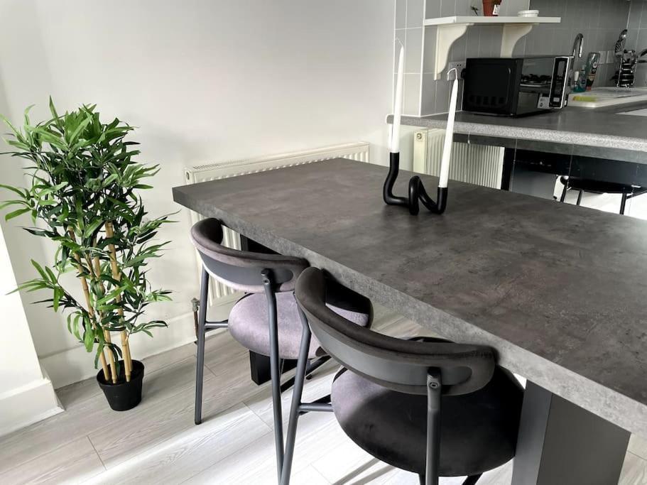 2 Bedroom Central London Apartment Modern And Stylish Exteriör bild